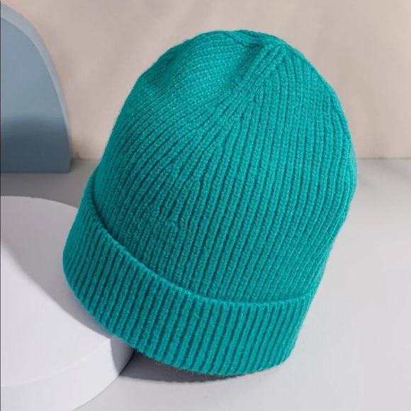 Accessories - Chic Turquoise Beanie OS New